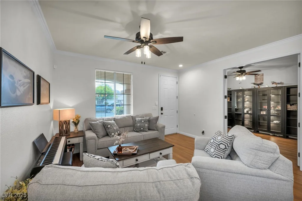 10213 Treasure Mountain, Las Vegas, NV 89129