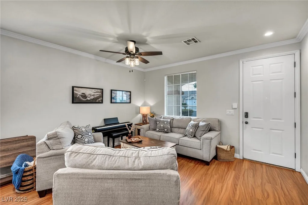 10213 Treasure Mountain, Las Vegas, NV 89129