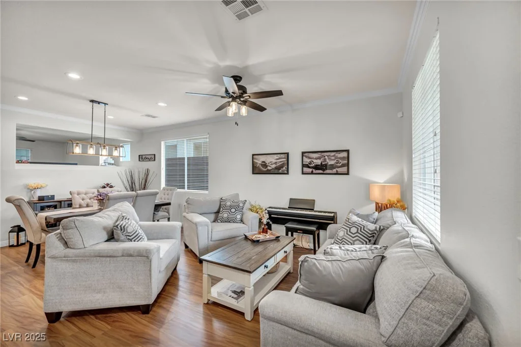 10213 Treasure Mountain, Las Vegas, NV 89129