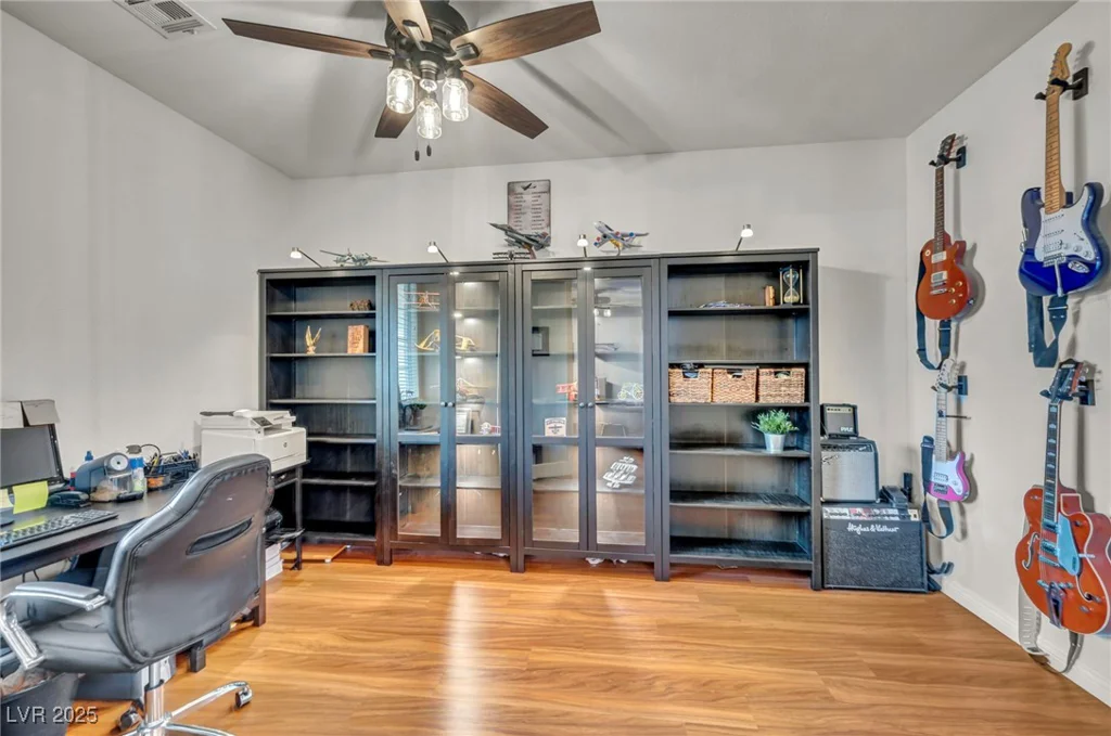 10213 Treasure Mountain, Las Vegas, NV 89129