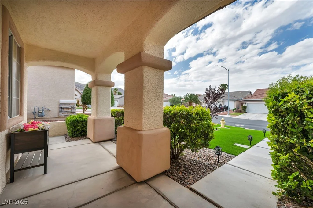 10213 Treasure Mountain, Las Vegas, NV 89129
