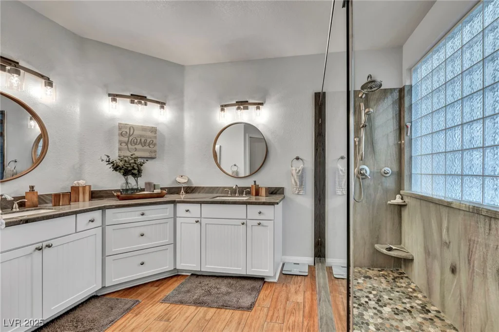 10213 Treasure Mountain, Las Vegas, NV 89129