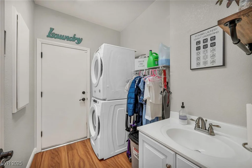 10213 Treasure Mountain, Las Vegas, NV 89129