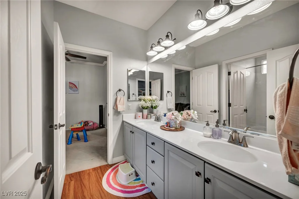 10213 Treasure Mountain, Las Vegas, NV 89129