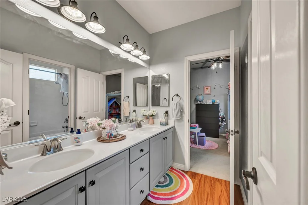 10213 Treasure Mountain, Las Vegas, NV 89129