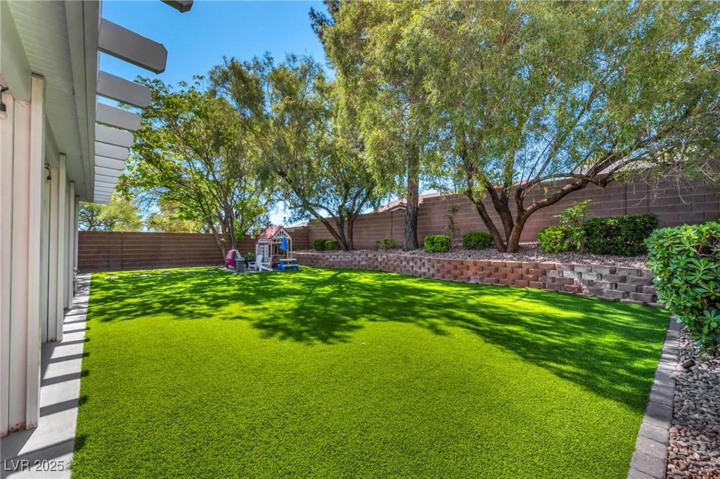 10213 Treasure Mountain, Las Vegas, NV 89129