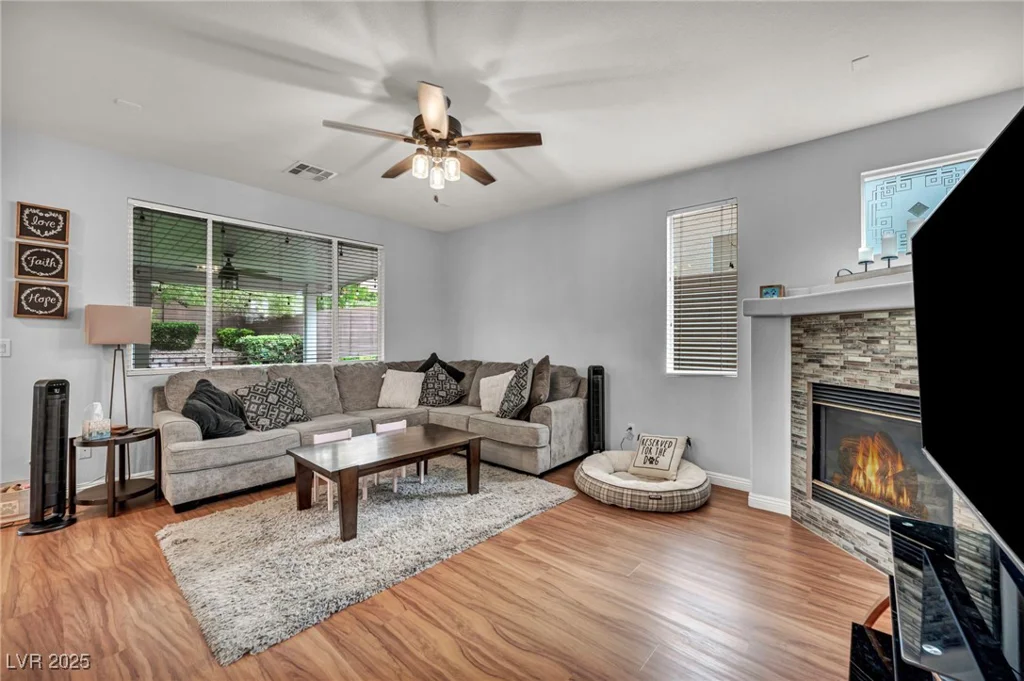 10213 Treasure Mountain, Las Vegas, NV 89129