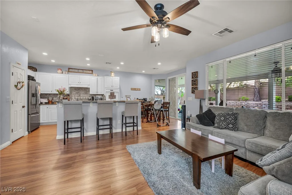10213 Treasure Mountain, Las Vegas, NV 89129