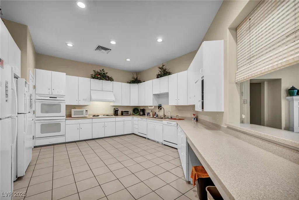 10213 Treasure Mountain, Las Vegas, NV 89129