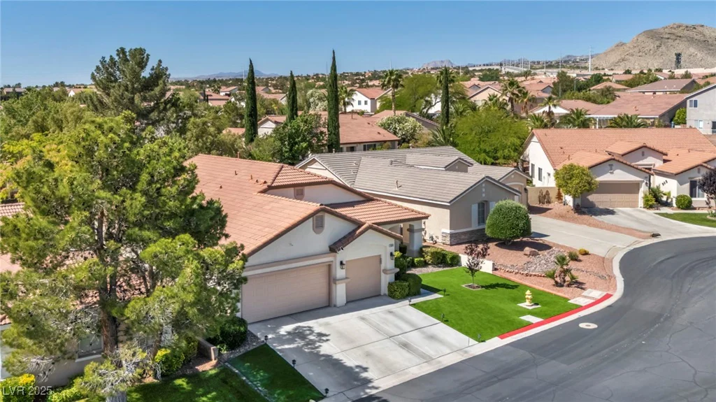 10213 Treasure Mountain, Las Vegas, NV 89129