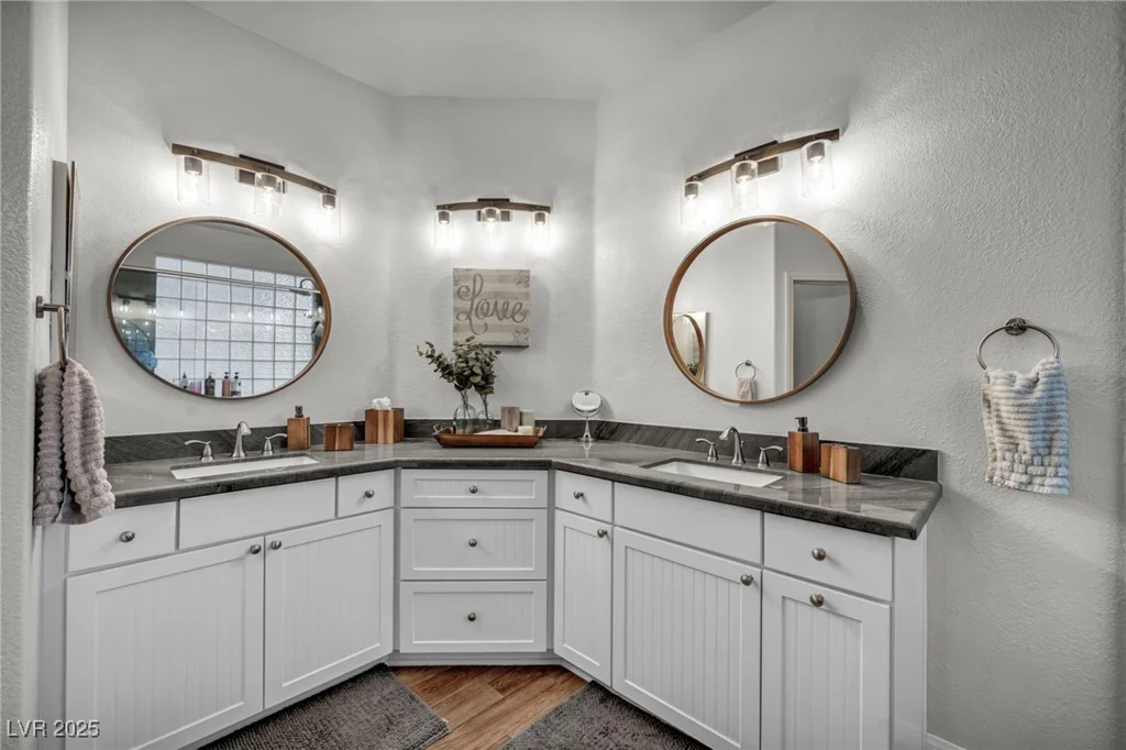 10213 Treasure Mountain, Las Vegas, NV 89129