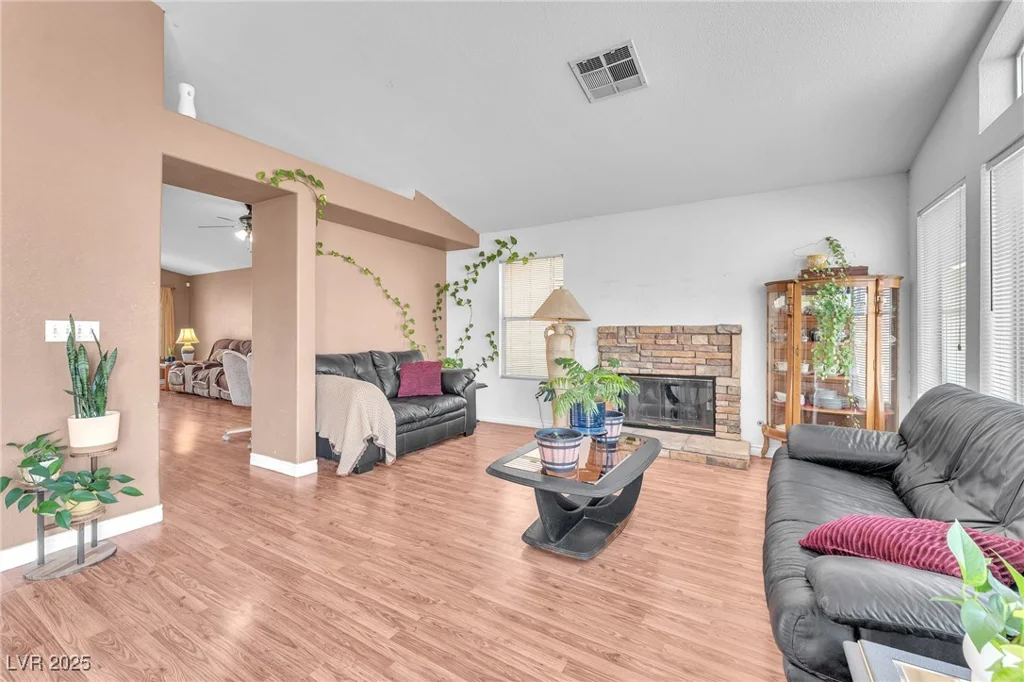 2753 Trickling Brook, Las Vegas, NV 89156