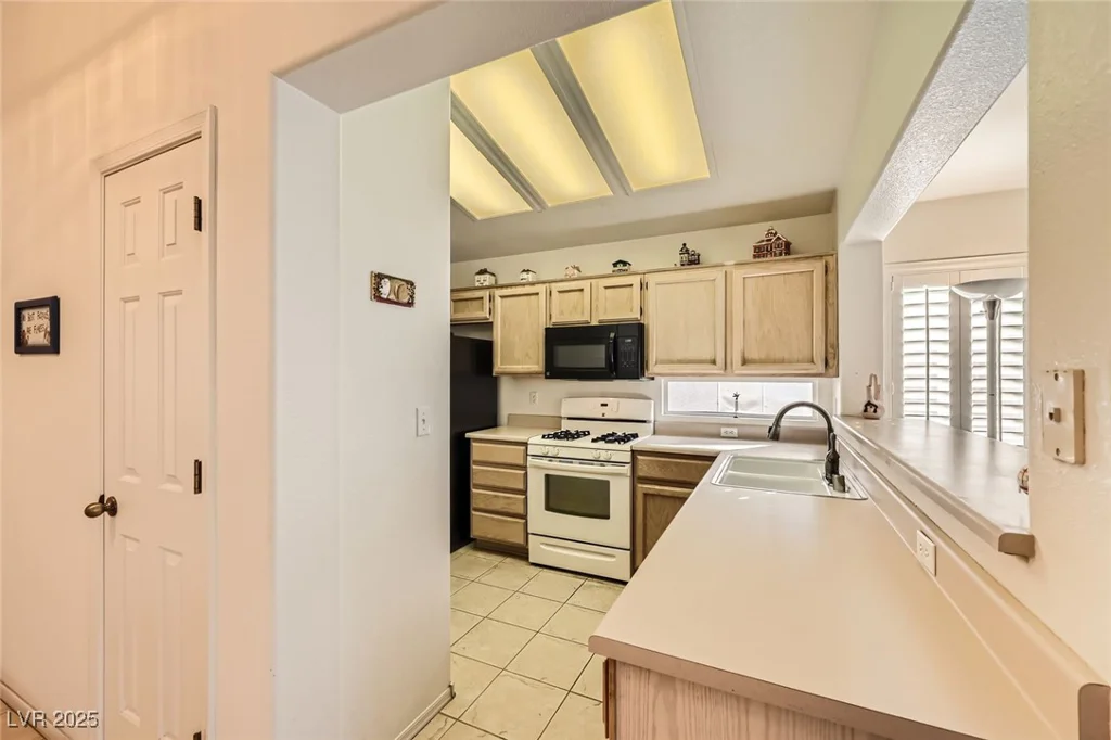 2105 Poppywood, Henderson, NV 89012