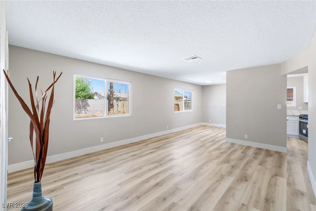 681 Pine Ridge, Las Vegas, NV 89110