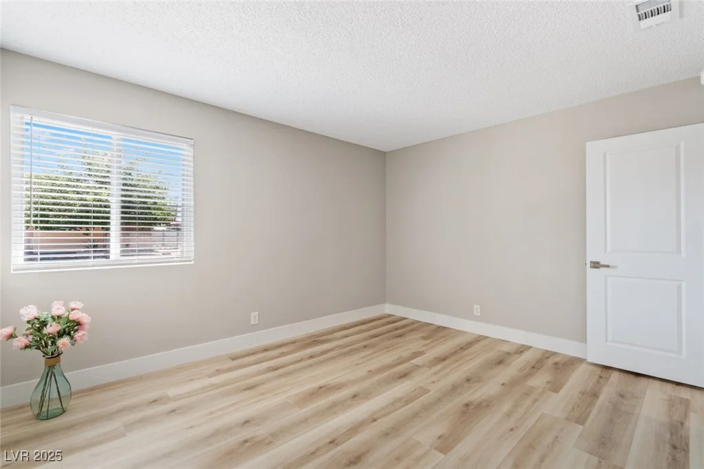 681 Pine Ridge, Las Vegas, NV 89110