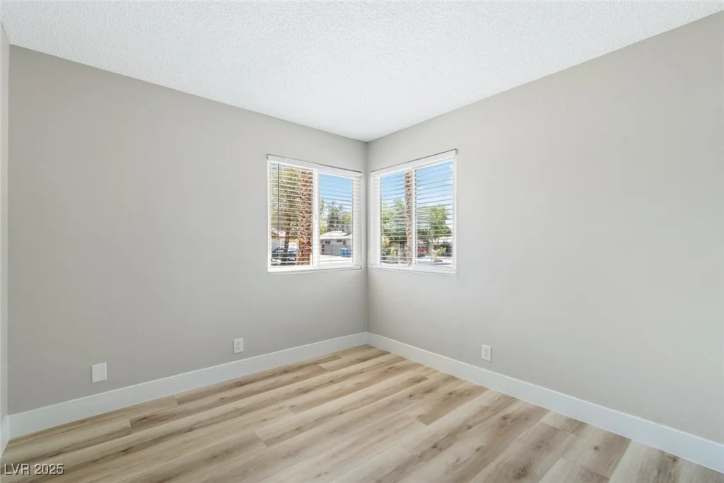 681 Pine Ridge, Las Vegas, NV 89110
