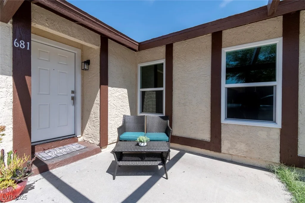 681 Pine Ridge, Las Vegas, NV 89110