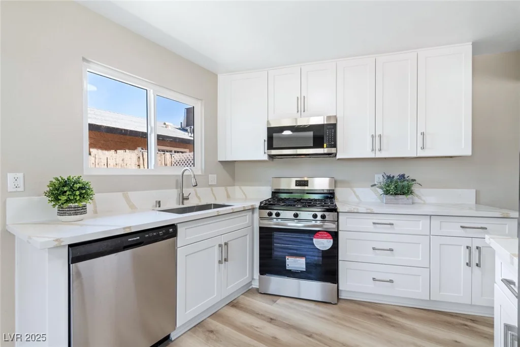 681 Pine Ridge, Las Vegas, NV 89110