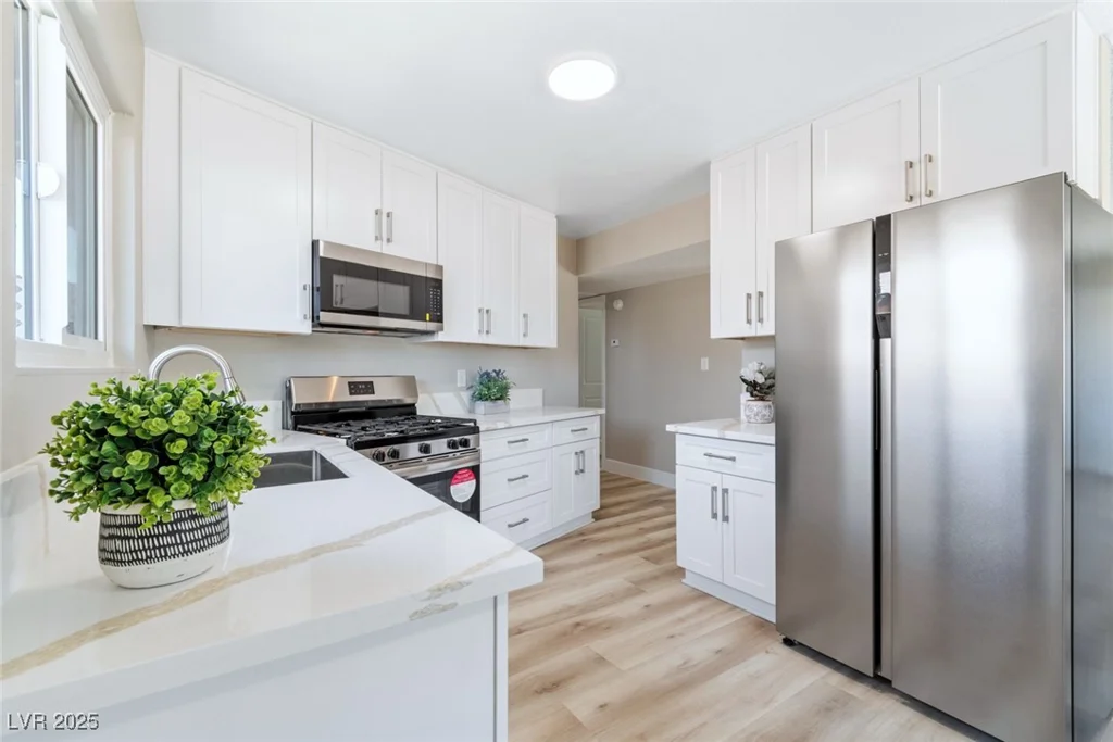 681 Pine Ridge, Las Vegas, NV 89110