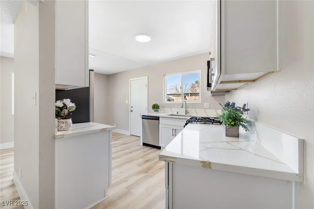 681 Pine Ridge, Las Vegas, NV 89110
