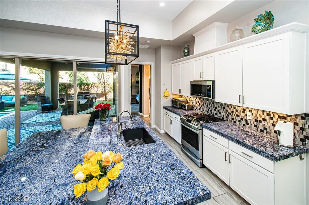 9858 Gemstone Sunset, Las Vegas, NV 89148
