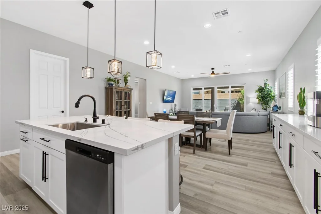 10968 Tracy Stevens, Las Vegas, NV 89166