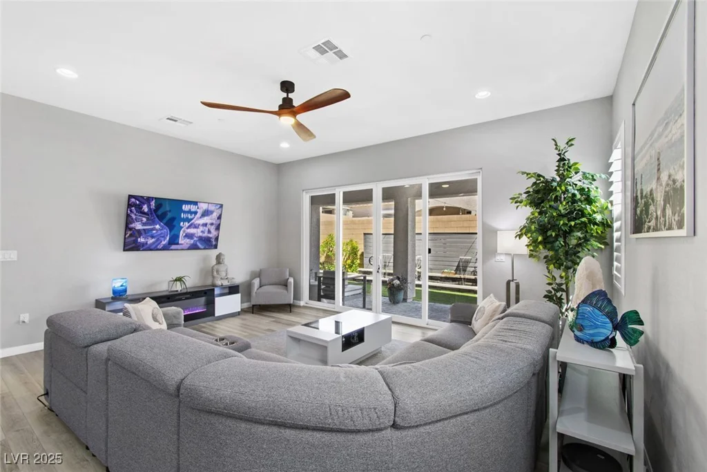 10968 Tracy Stevens, Las Vegas, NV 89166