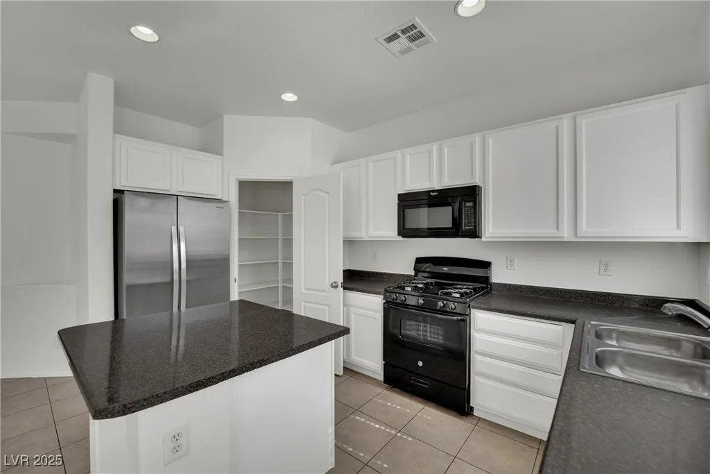 6525 Bismark Hills, North Las Vegas, NV 89084