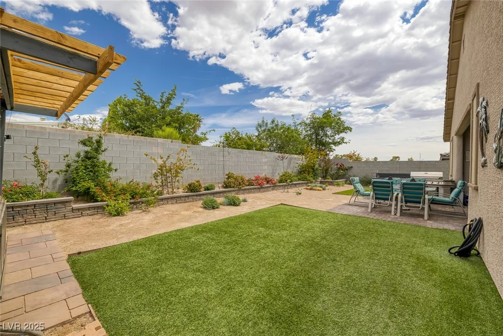 1401 Cattail Falls, Boulder City, NV 89005