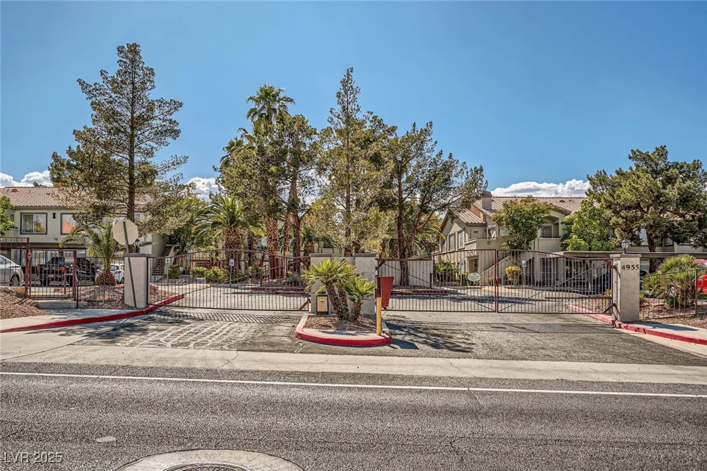 4955 Lindell, Las Vegas, NV 89118