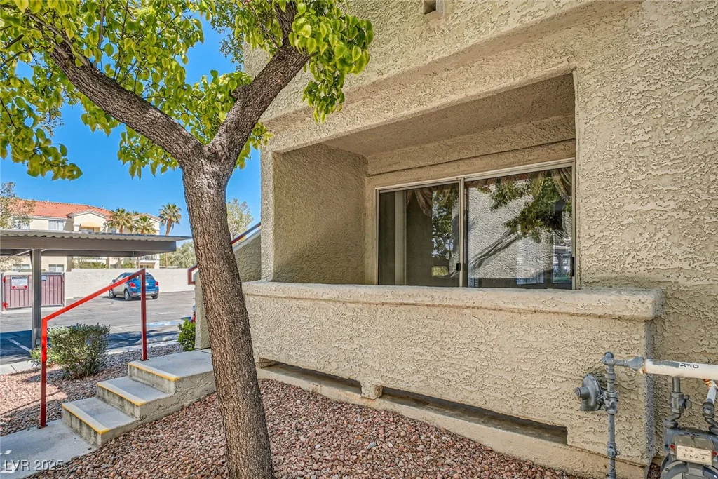 4955 Lindell, Las Vegas, NV 89118