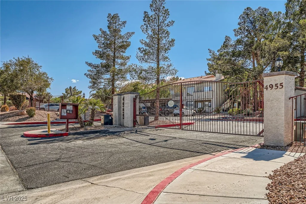 4955 Lindell, Las Vegas, NV 89118