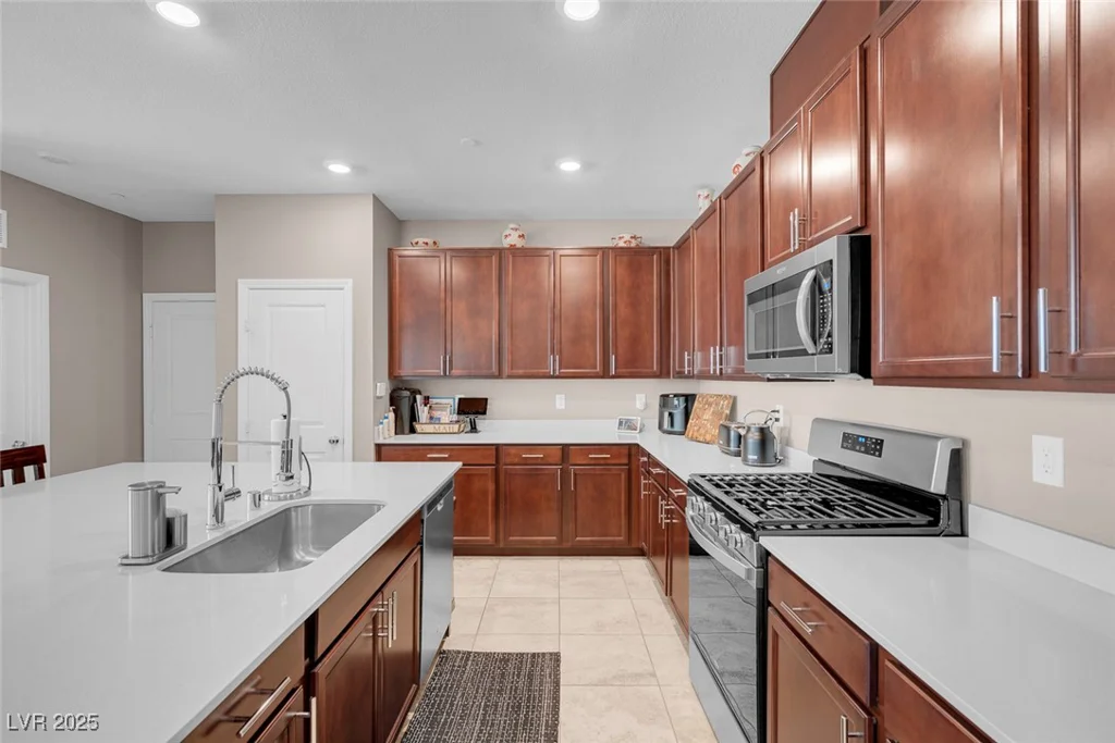 946 Belton Lake, North Las Vegas, NV 89086