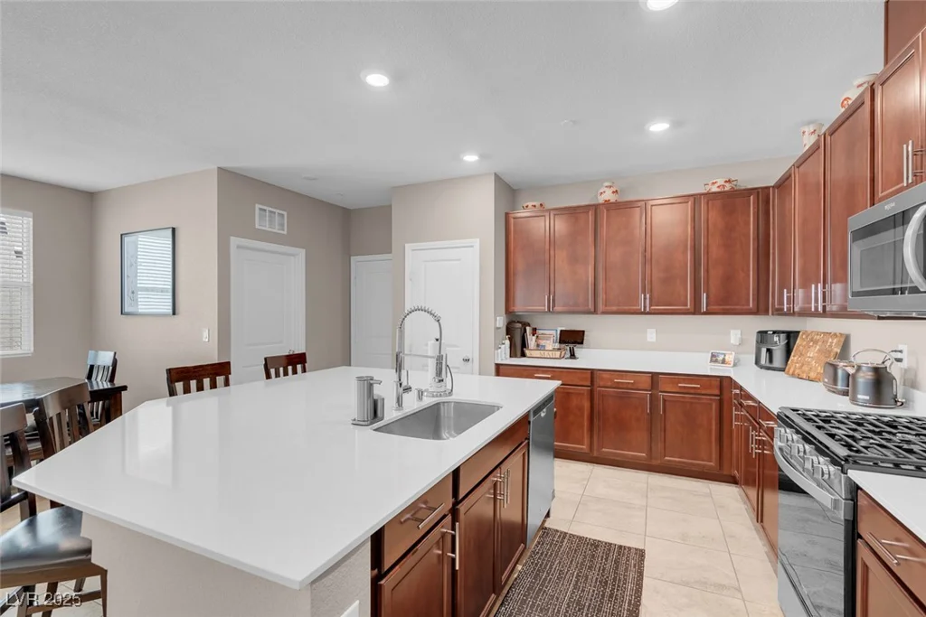 946 Belton Lake, North Las Vegas, NV 89086