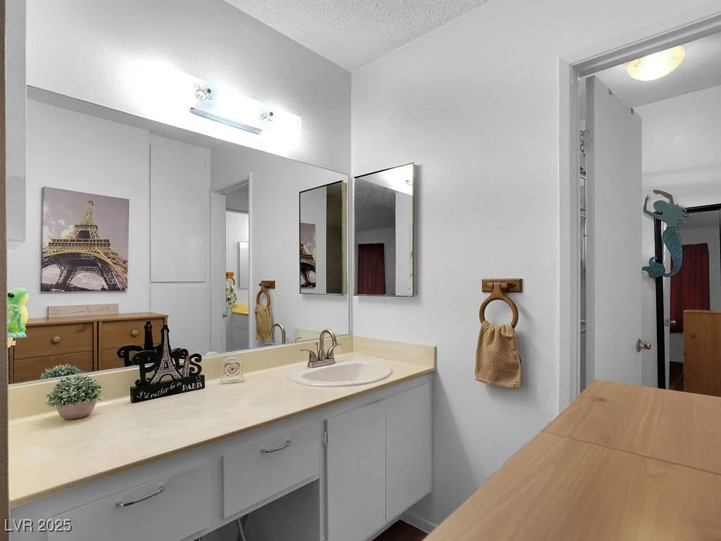 7268 Wichita, Las Vegas, NV 89119