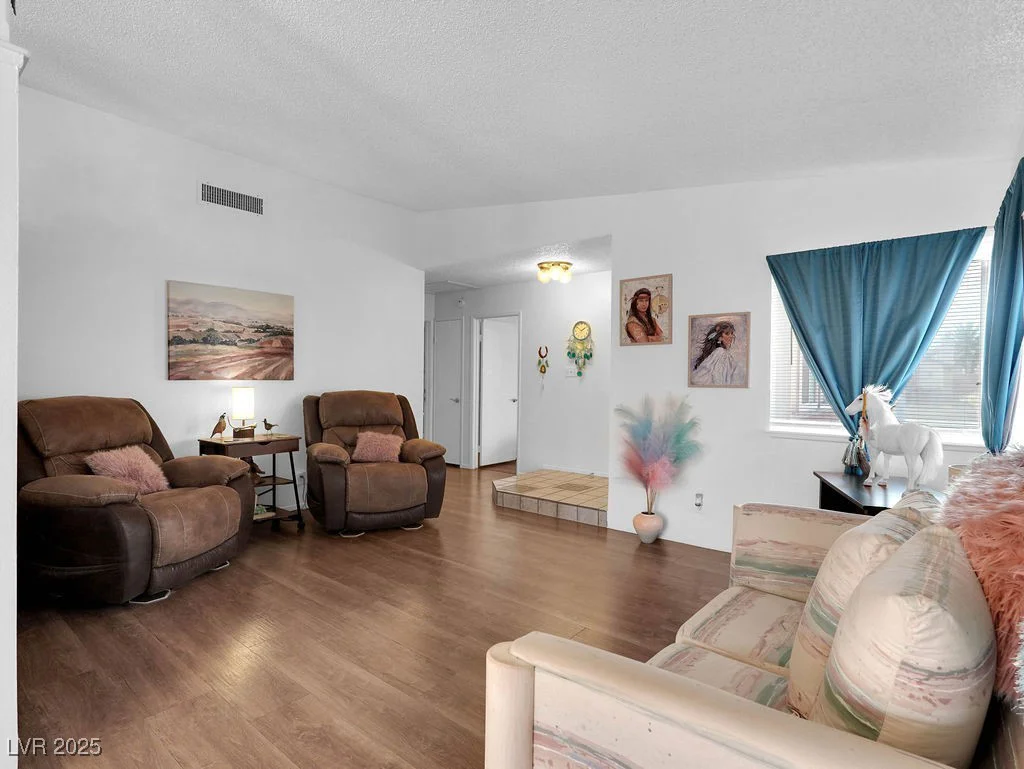 7268 Wichita, Las Vegas, NV 89119