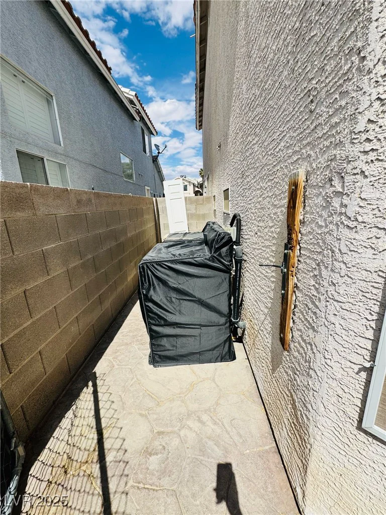 5711 Roundrock, Las Vegas, NV 89142