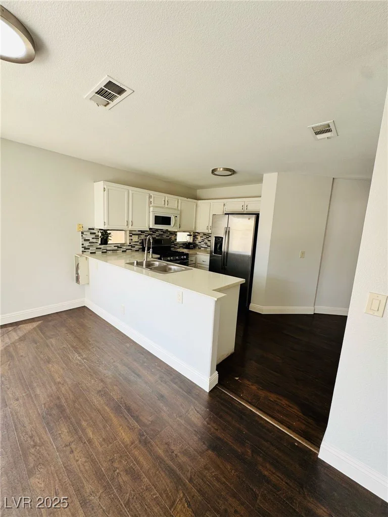5711 Roundrock, Las Vegas, NV 89142