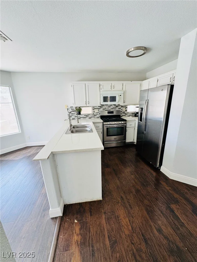 5711 Roundrock, Las Vegas, NV 89142