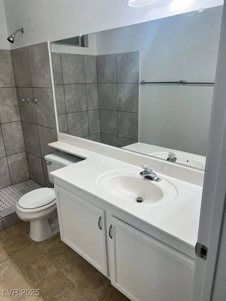 5711 Roundrock, Las Vegas, NV 89142
