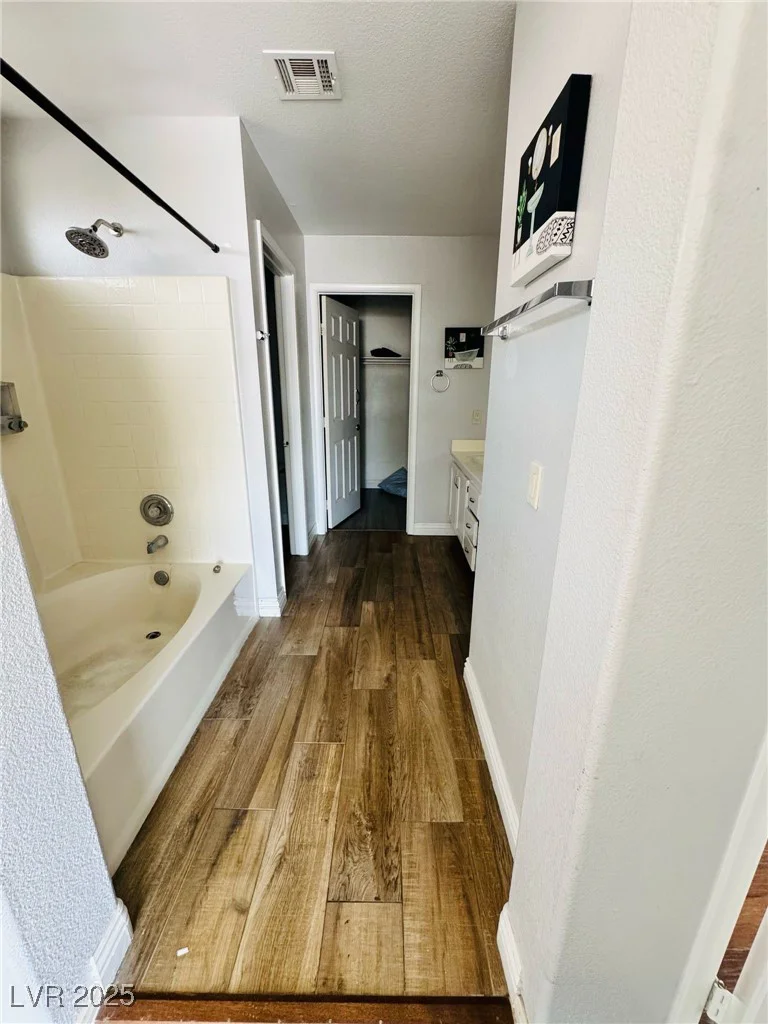 5711 Roundrock, Las Vegas, NV 89142