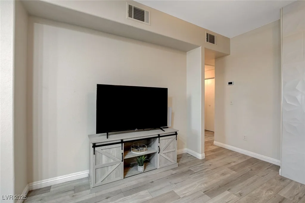 9050 Warm Springs, Las Vegas, NV 89148