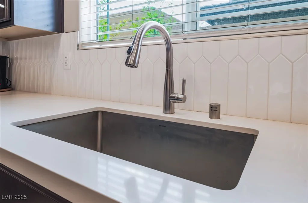 356 Silva, Henderson, NV 89011