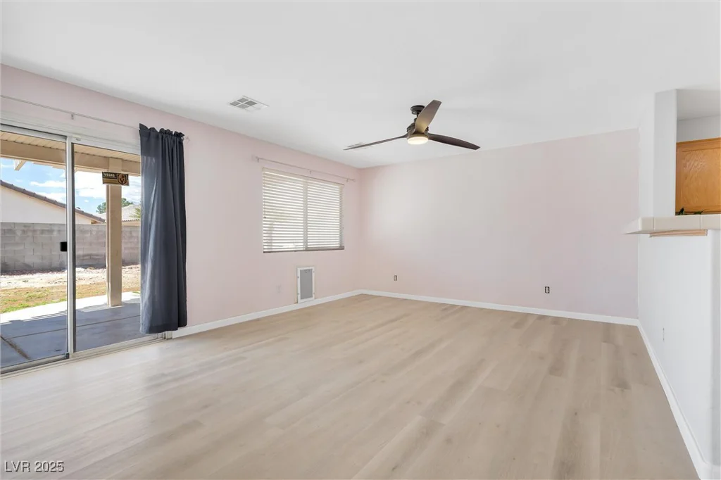 9013 Meisenheimer, Las Vegas, NV 89143