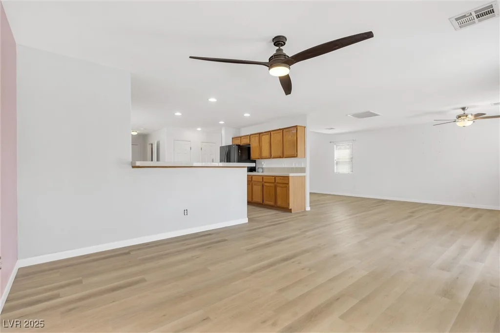 9013 Meisenheimer, Las Vegas, NV 89143