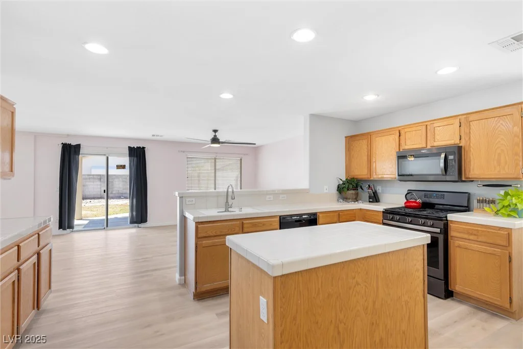 9013 Meisenheimer, Las Vegas, NV 89143