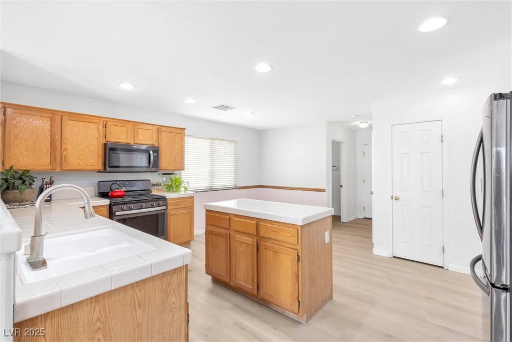 9013 Meisenheimer, Las Vegas, NV 89143