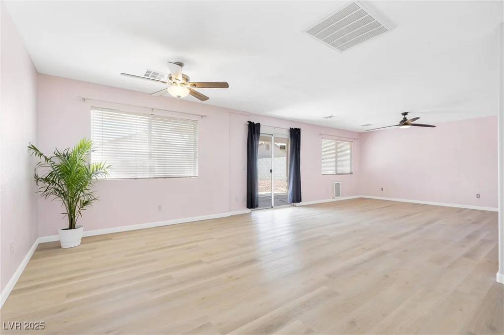 9013 Meisenheimer, Las Vegas, NV 89143