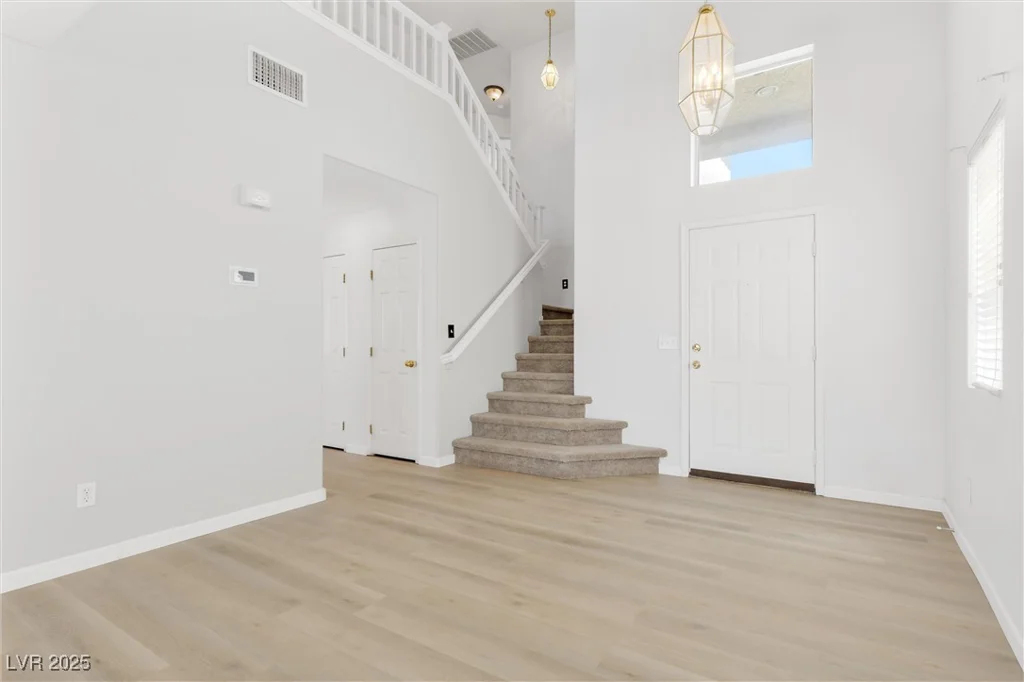 9013 Meisenheimer, Las Vegas, NV 89143