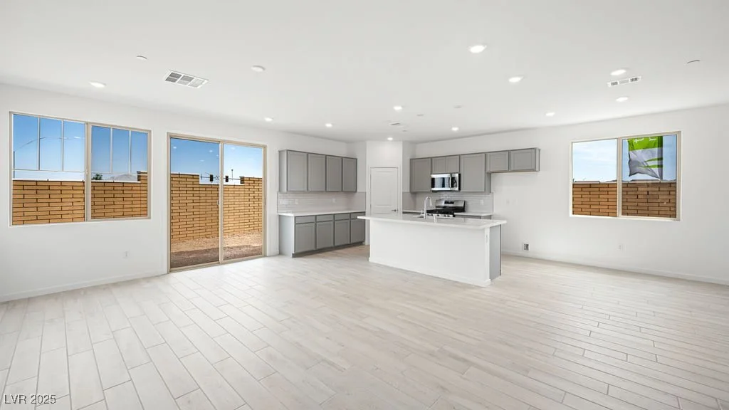 77 Tardando, Henderson, NV 89015